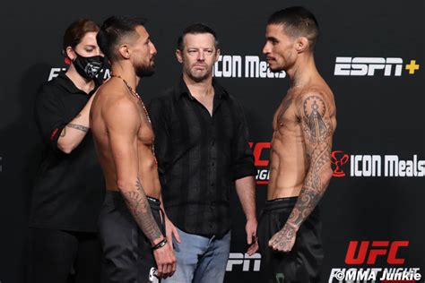 UFC Fight Night 194 .
